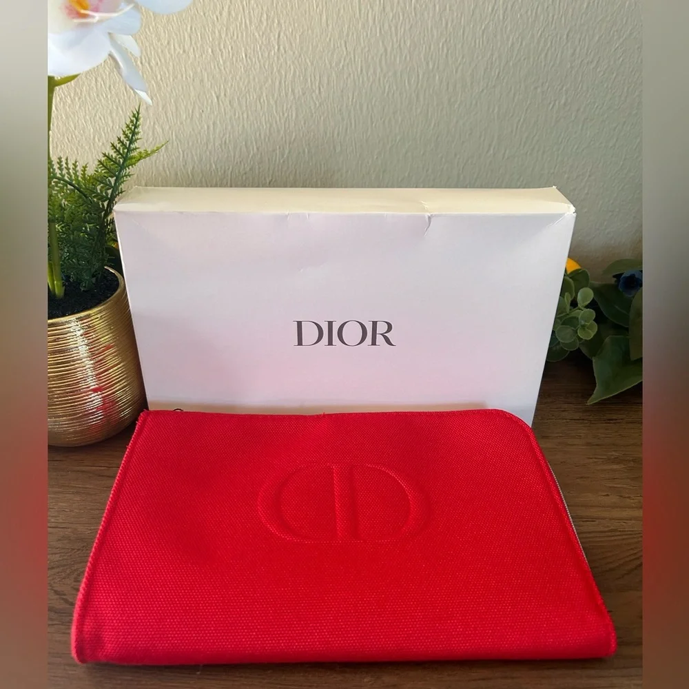 Dior Bright Red Women's Makeup Pouch New❤️💋